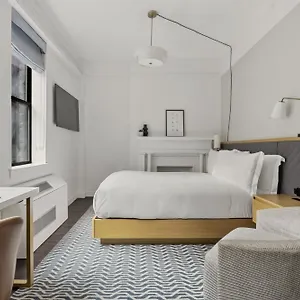 4* Hotell Newly Renovated At Club Quarters Times Square,